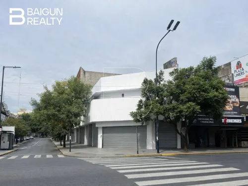 En Esquina, Ideal Zona Comercial!