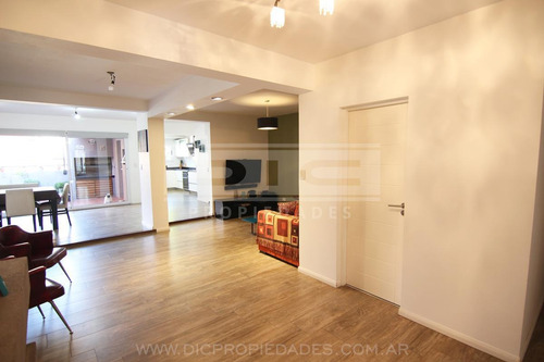 Ph 4 Amb C/garage En Pa Con Terraza Y Parrilla, A 1 Cuadra De Av Centenario - San Isidro