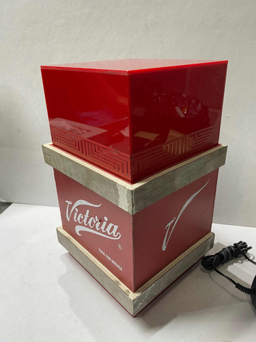 Letrero Luminoso Forma De Cubo Cerveza Victoria Usado (Usado)