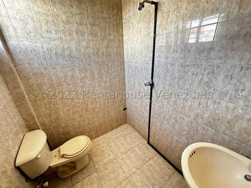 Jean Pavon Tiene Excelente Galpón En Venta En La Zona Industrial Ill Oeste De Barquisimeto Lara 5 8 6 4