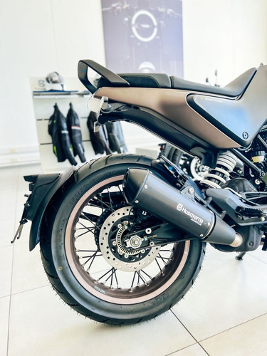 Imagen 7 de 15 de Husqvarna Vitpilen 401 Nuevo Color No Dolar Blue