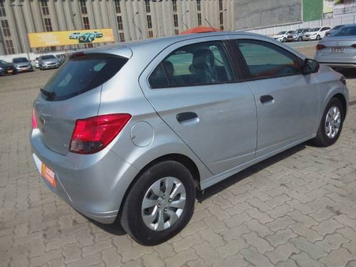 Imagem 8 de 10 de Chevrolet Onix 1.0 Mpfi Joy 8v Flex 4p Manual