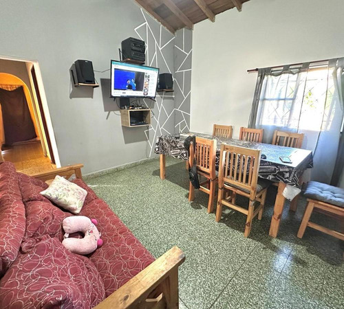 Casa Quinta Con Lote 4 Ambientes Con Amplio Parque Ezpeleta