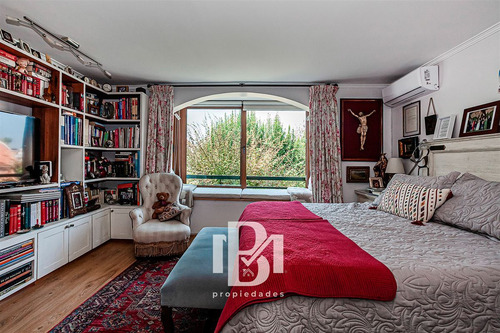 Condominio , Casa En Venta De 4 Dorm. En Las Condes