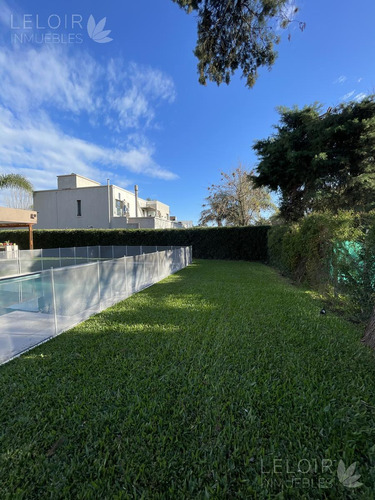 Casa En Venta 4 Amb En Barrio Cerrado Altos Del Sol