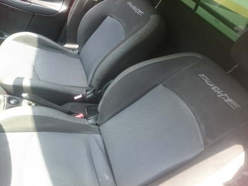 Peugeot Hoggar 1.6 Escapade 2011 Completo