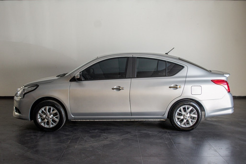 Imagen 4 de 25 de Nissan Versa 2020 1.6 Advance Mt Nafta Y Gnc Ae260