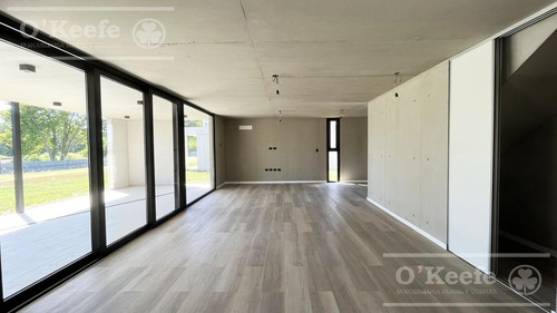 Casa En Venta De 4 Ambientes Greenville Polo