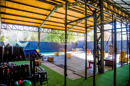 Se Arrienda Local Comercial En Av. Cristobal Colón