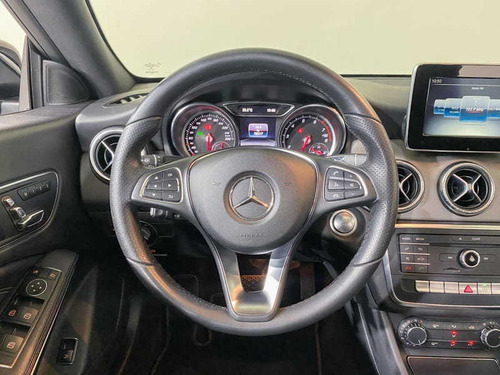 Imagem 7 de 10 de Mercedes-benz Cla200