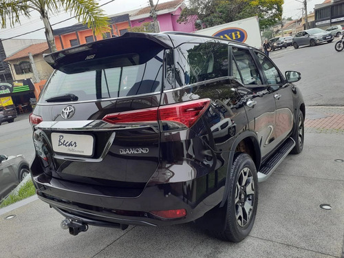 Toyota Hilux SW4 2.8 SRX DIAMOND 4X4 7 LUGARES 16V TURBO INTERCOOLER DIESEL 4P AUTOMÁTICO