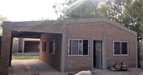 Linda Casa De 2 Dormitorios - Construcción De Ladrillos En 30 Días - S/anticipo