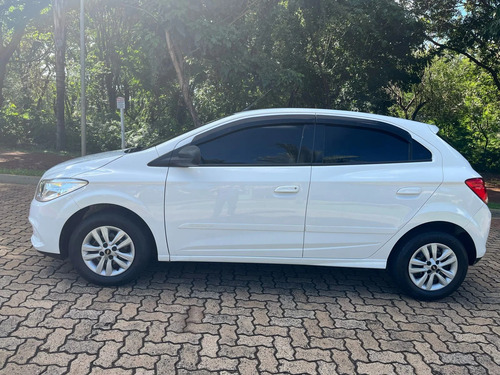 Chevrolet Onix 1.0 MPFI LT 8V FLEX 4P MANUAL