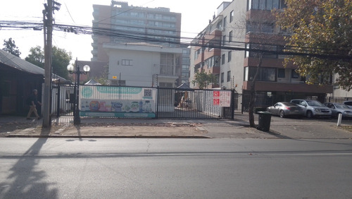 Imponente Casa Comercial , 8 Estacionamientos,