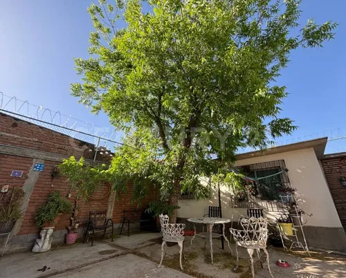 Casa En Venta De Una Planta En Colonia Dale.