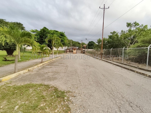 Imagen 24 de 30 de R.c +++ Apartamento En Venta En La Arboleda Barquisimeto Lara +++código 23-5137 Rafael Carrasquel Vende Contáctame 0424.593.75.42 Instagram: @rentahouse.centrooccidente ++