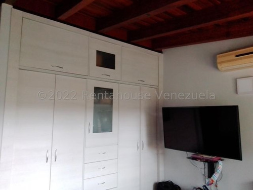 Imagen 19 de 25 de Ana Cárdenas Vende Casa En Urb. Miranda Mls #22-25172