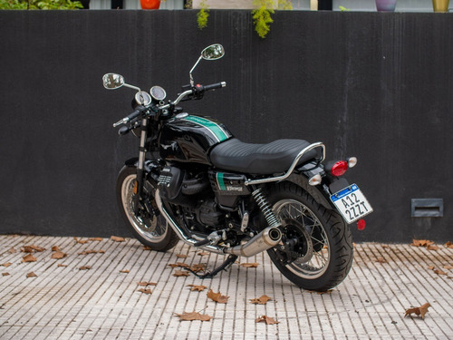 Imagen 10 de 15 de Moto Guzzi V7iii Special Inmaculada Usada Con Escapes Chnbyl