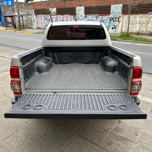 Toyota Hilux 3.0 Cd Srv Cuero 171cv 4x2