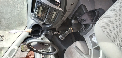 Imagen 5 de 6 de Toyota Hilux 2008 3.0 I Srv Cab Doble 4x4 (2009)
