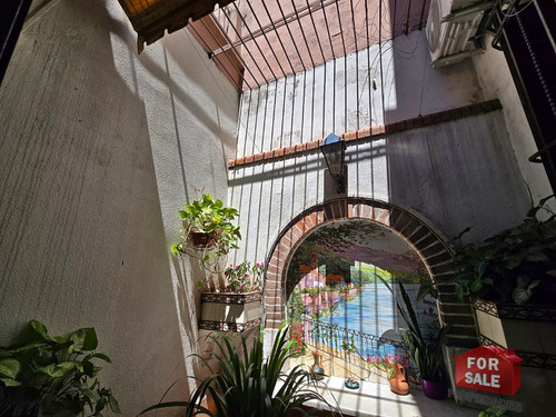 Excelente Lote En Esquina Con Gran Potencial Constructivo