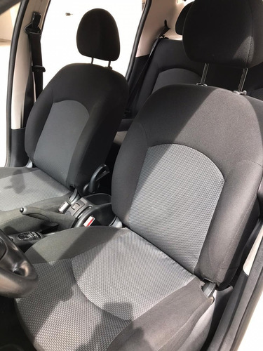 Peugeot 207 1.4 Active Flex 4p 2014