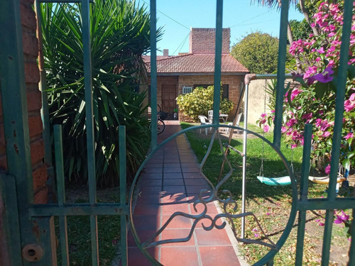 Imagen 2 de 21 de Venta Casa 4 Dorm. Lote 10x40 - 75 E/ 20 Y 21 - La Plata