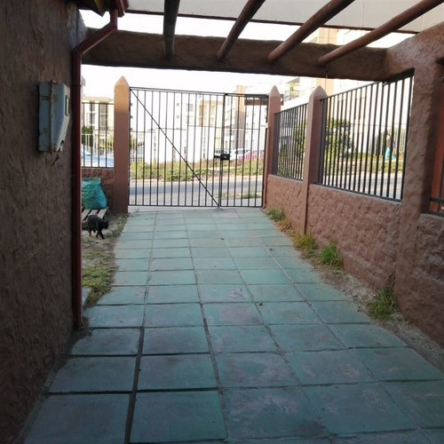 Imagen 2 de 11 de Casa En Venta De 3 Dorm. En La Serena