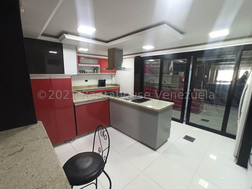 Casa En Venta En El Limon Maracay Aragua 23-15629 Irrr