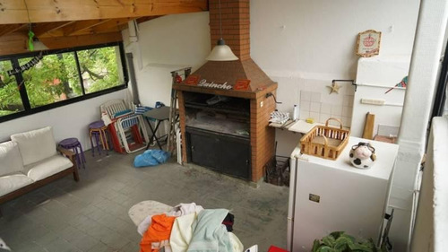 Imagen 20 de 25 de P.h. Al Frente, Entrada Independiente, Con Patio, Terraza Y Quincho. Espacio Aéreo. Sup. 240 M2. Totales . Precio Por M2. Usd 920.- .-