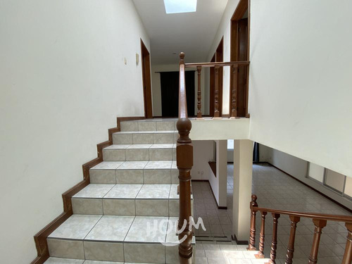 Casa En Jardín Real, Zapopan Con 4 Recámaras, 220 M², Id: 153696