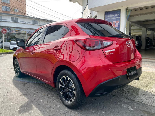 Imagen 4 de 9 de Mazda 2 Touring 1.5 2016