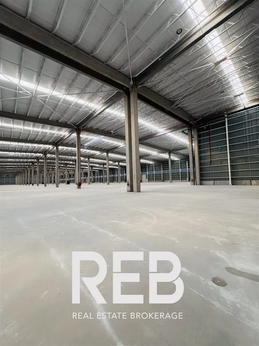 Arriendo Gran Bodega - Sector Aeropuerto - Enea