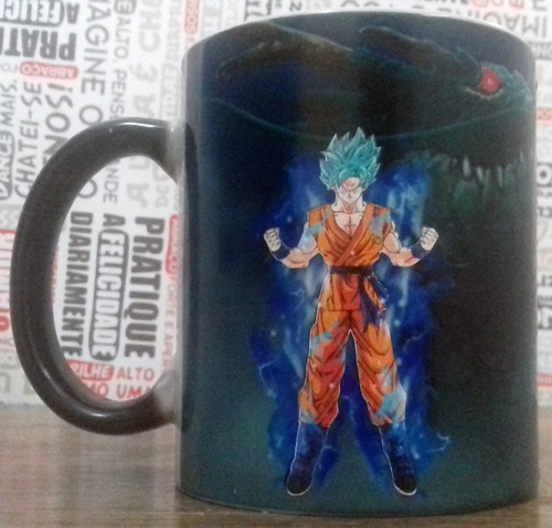 Caneca Mágica Goku Super Sayajin Deus - Dragon Ball Super
