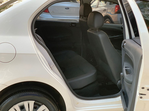 Imagem 8 de 12 de Volkswagen Voyage 1.6 Msi Flex 8v 4p 2019/2020