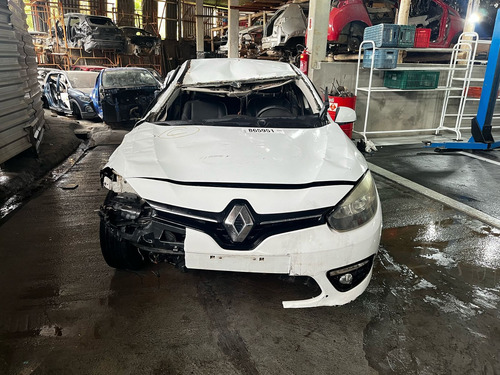 (8) Sucata Renault Fluence 2.0 Manual 2015 (retirada Peças)
