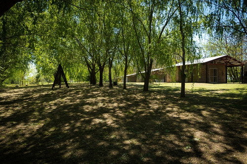 Venta Cabaña Para 6 Personas, Pileta Y 4 Cocheras En Lucio V Lopez
