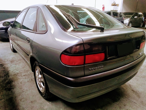 Imagen 7 de 7 de Renault Laguna 2.0