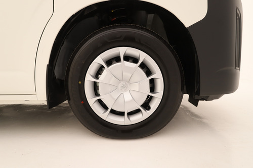 Toyota Hiace 2.8 Tdi Furgón 6at L2h2 3a 5p