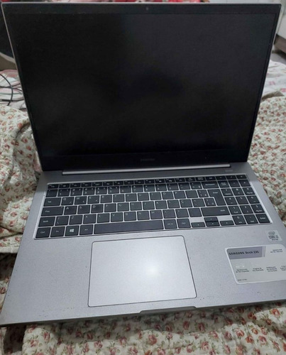 Notebook Samsung Book E30