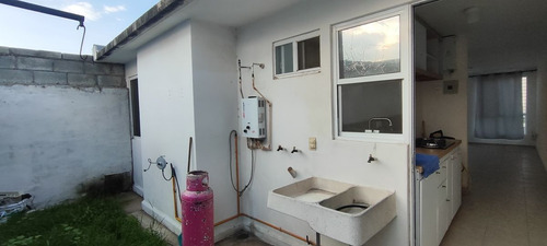 Casa De 1 Solo Nivel En Renta En Viñedos Queretaro