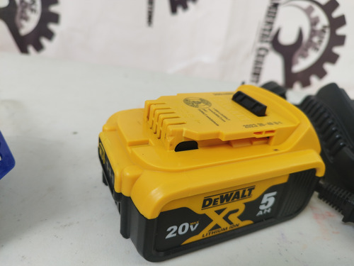 Combo De Baterías Y Cargador Dewalt 20 Voltios (Usado)
