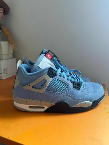 Jordan 4 University Blue