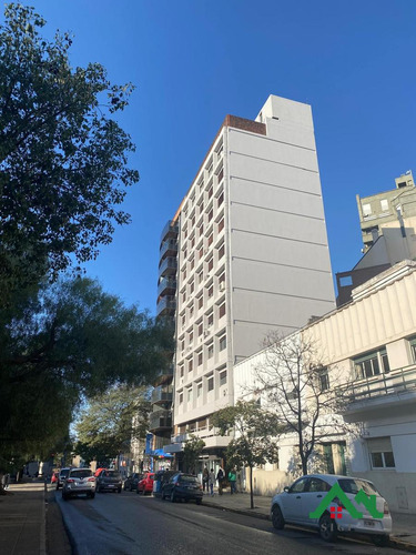 Departamento En Venta Piso Entero, 4 Dormitorios, Cochera En Nueva Córdoba Apto Crédito