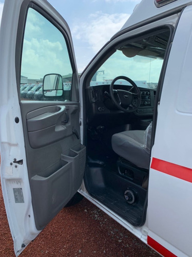 Imagen 8 de 15 de Ambulancia De Traslado T2 Chevrolet Express Modelo 2008