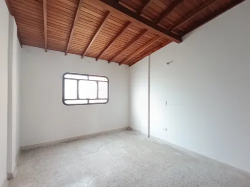 Casa En Venta En Ciudad Jardin. Cod V30481
