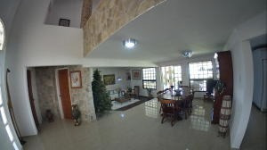 Imagen 4 de 14 de Julio Latouche Vende Casa Urb. Guataparo. Valencia. 21-13919