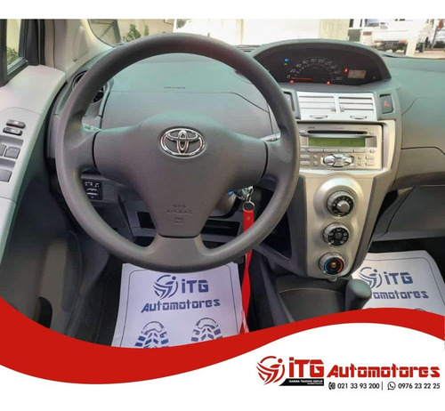Imagen 5 de 8 de Toyota New Vitz 2007