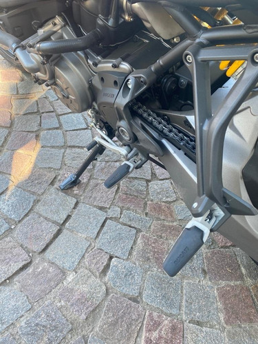 Ducati Monster 821
