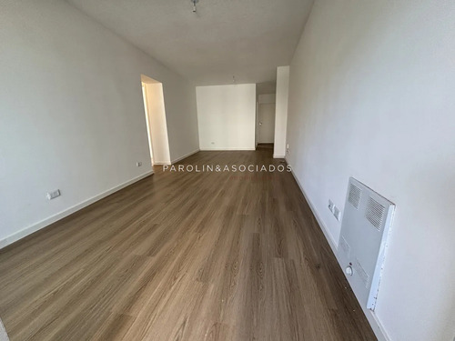 Departamento En Venta De 2 Dormitorios En Punta Del Este